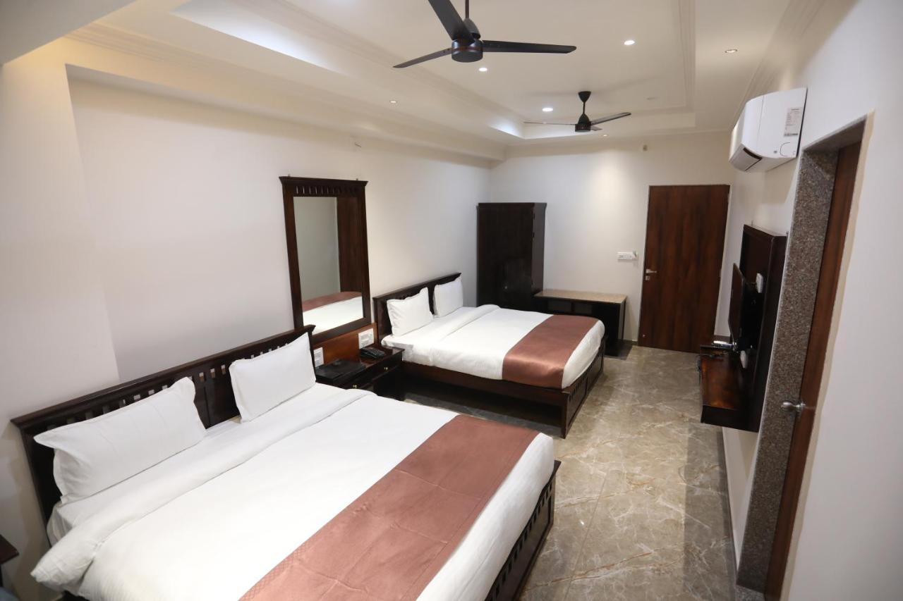 Chandan Kasturi Resort Dariāwad Buitenkant foto