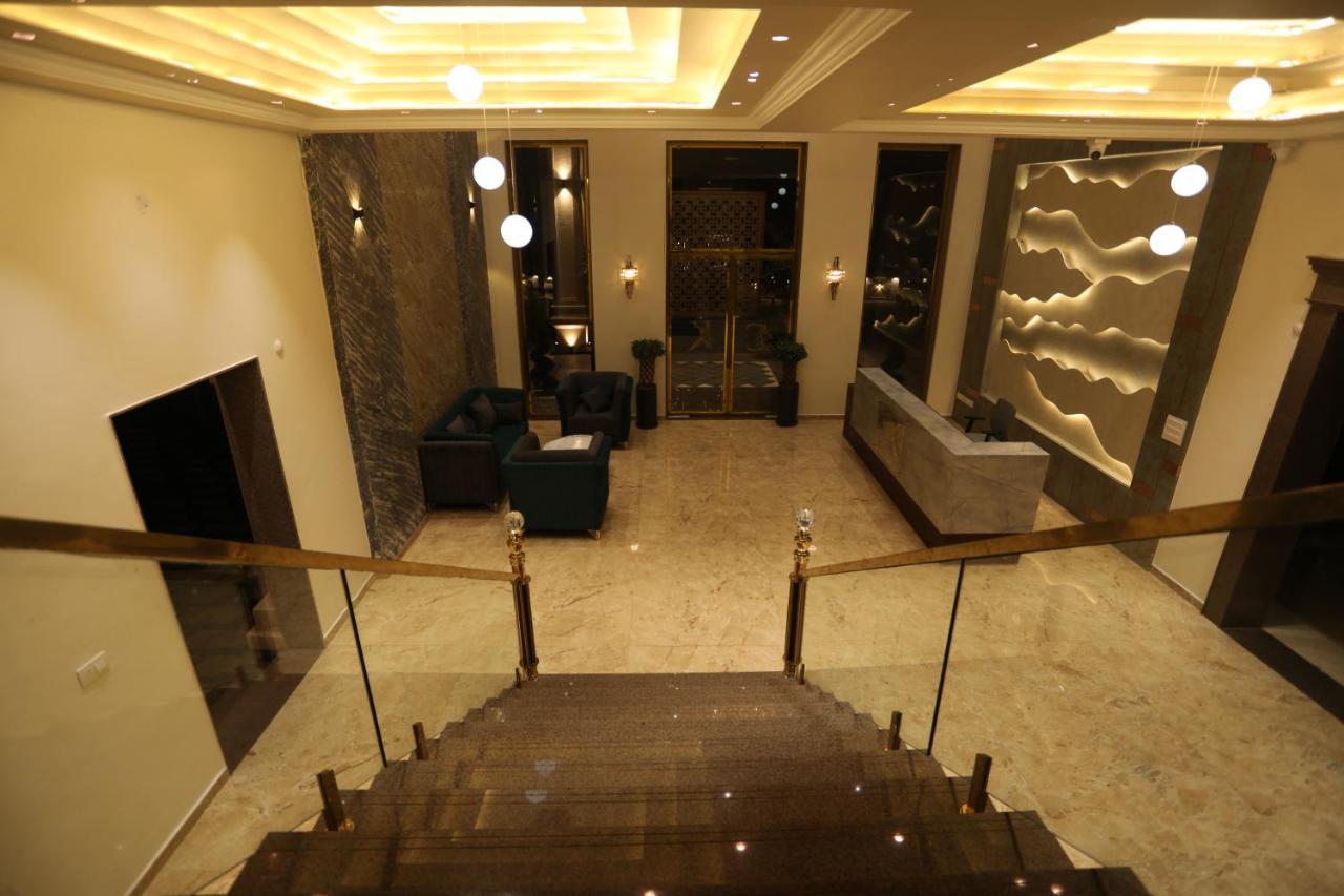 Chandan Kasturi Resort Dariāwad Buitenkant foto